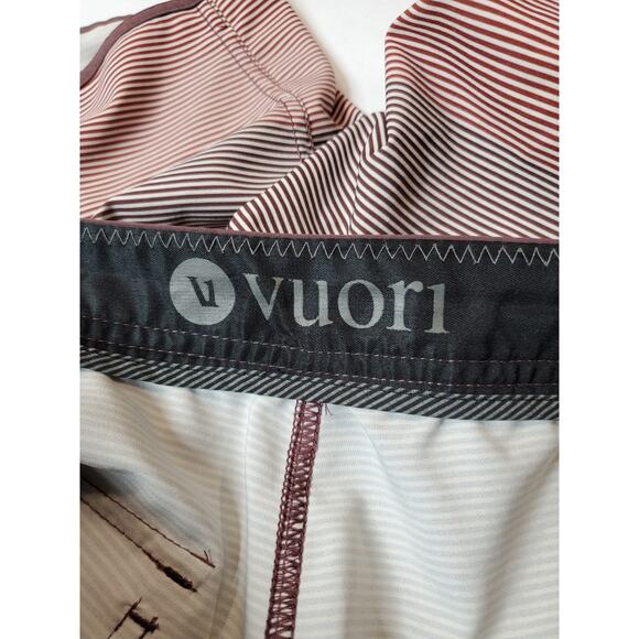 VUORI Mens Cruise Board Shorts 28 Striped Unlined Stretch Beach HYBRID - Picture 4 of 9